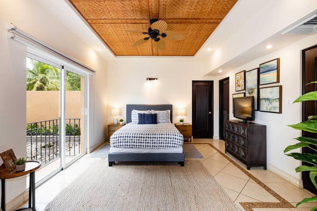 Playa Palapa~Steps From The Ocean! Apartment Тамариндо Екстериор снимка