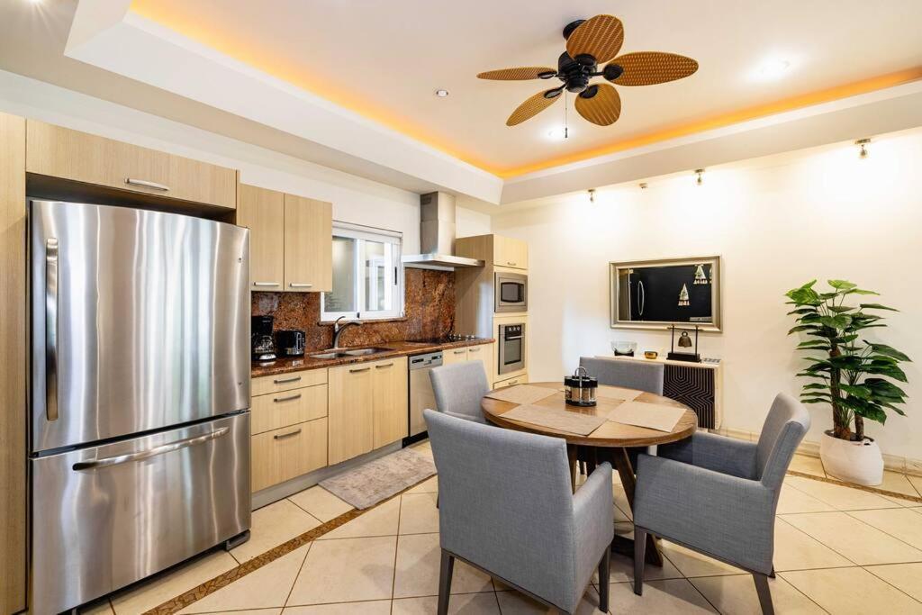 Playa Palapa~Steps From The Ocean! Apartment Тамариндо Екстериор снимка